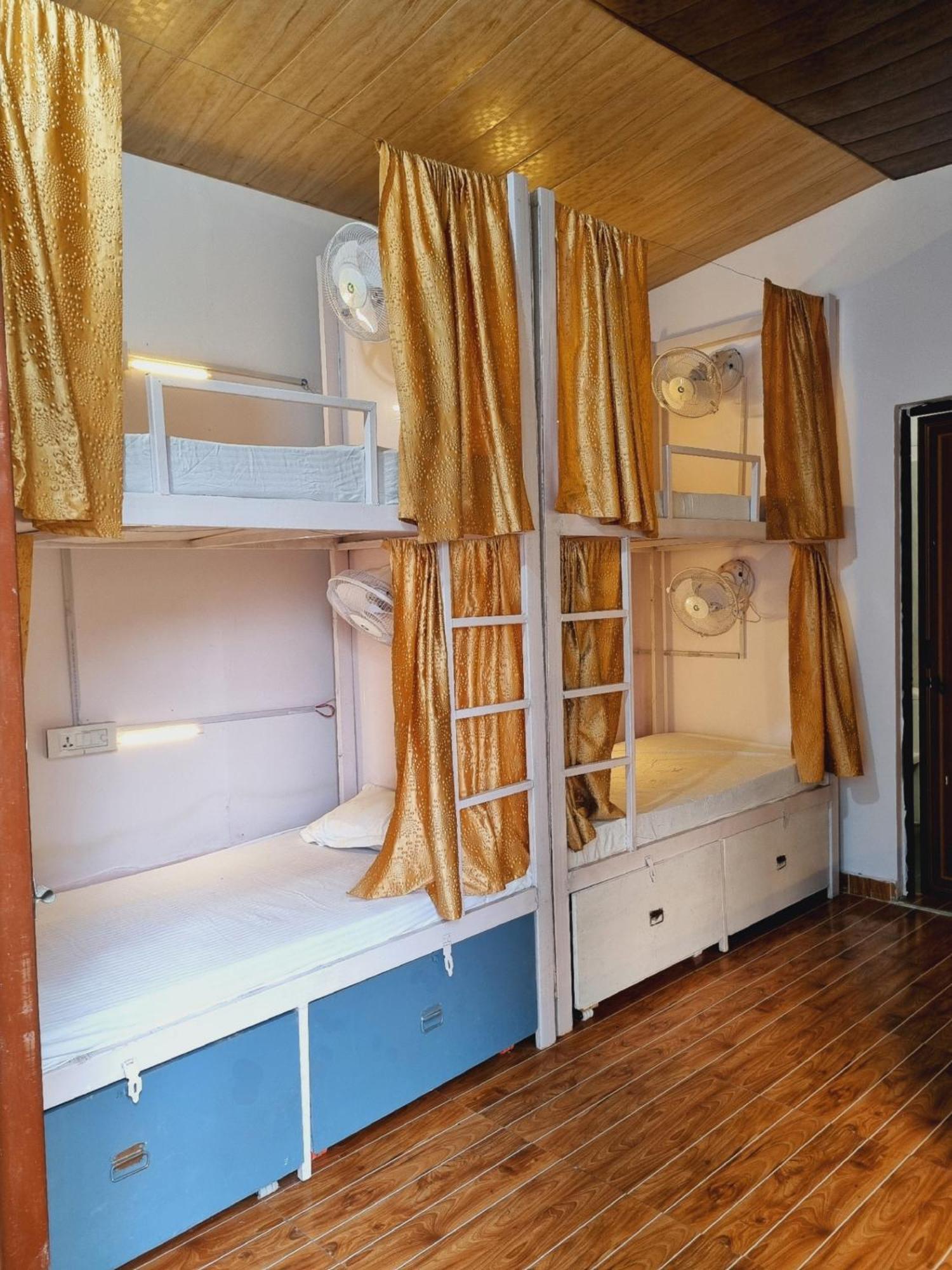 Landlopers Hostel Rishīkesh Eksteriør billede