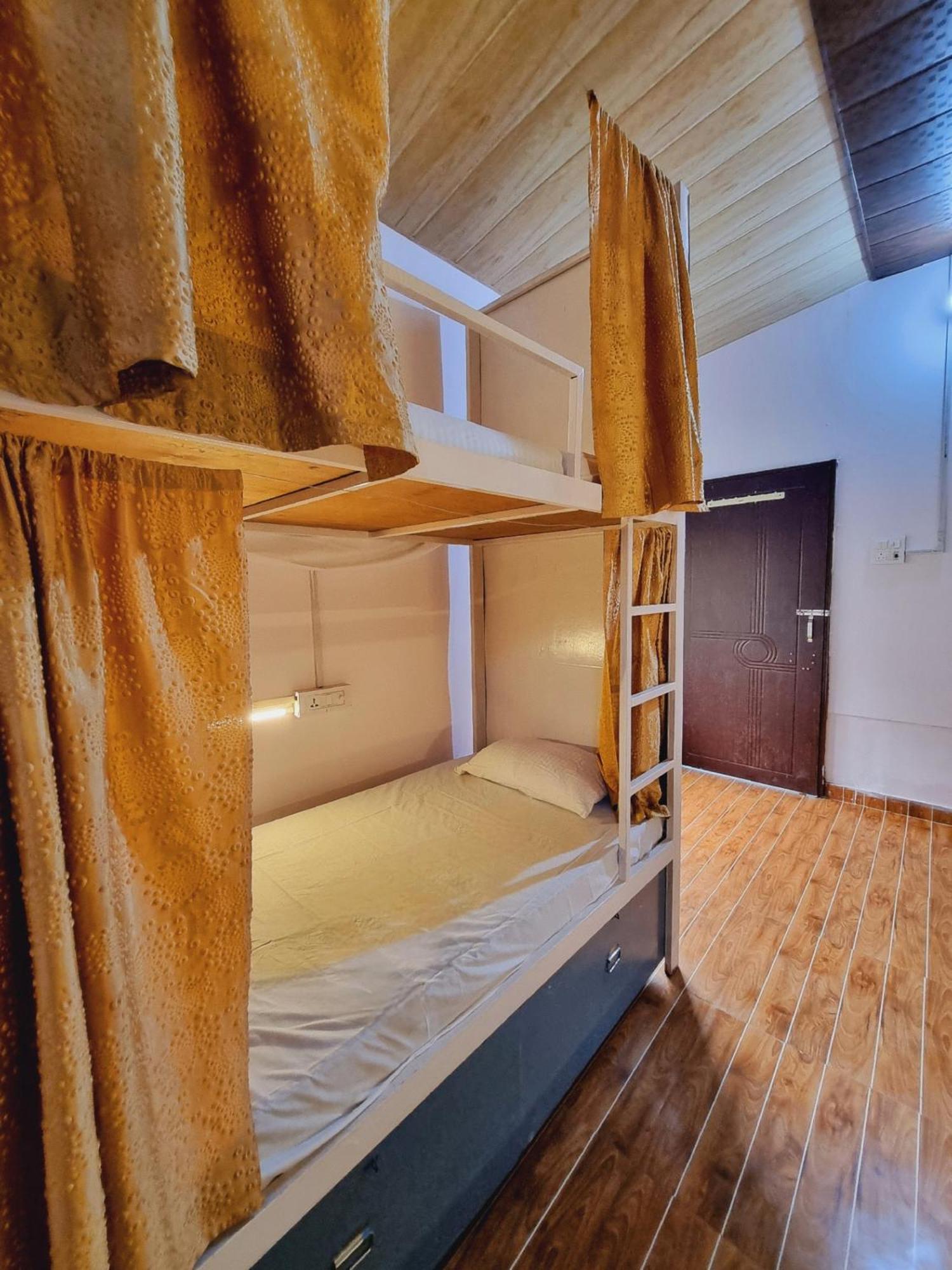 Landlopers Hostel Rishīkesh Eksteriør billede