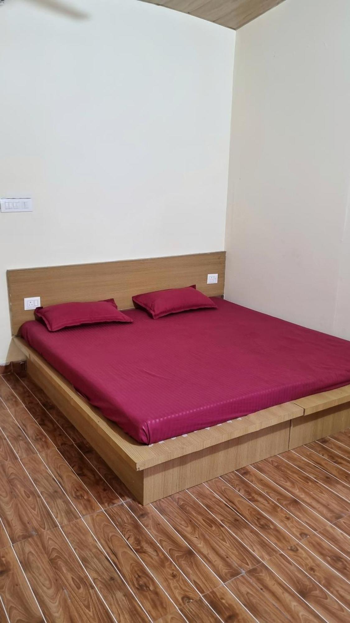 Landlopers Hostel Rishīkesh Eksteriør billede