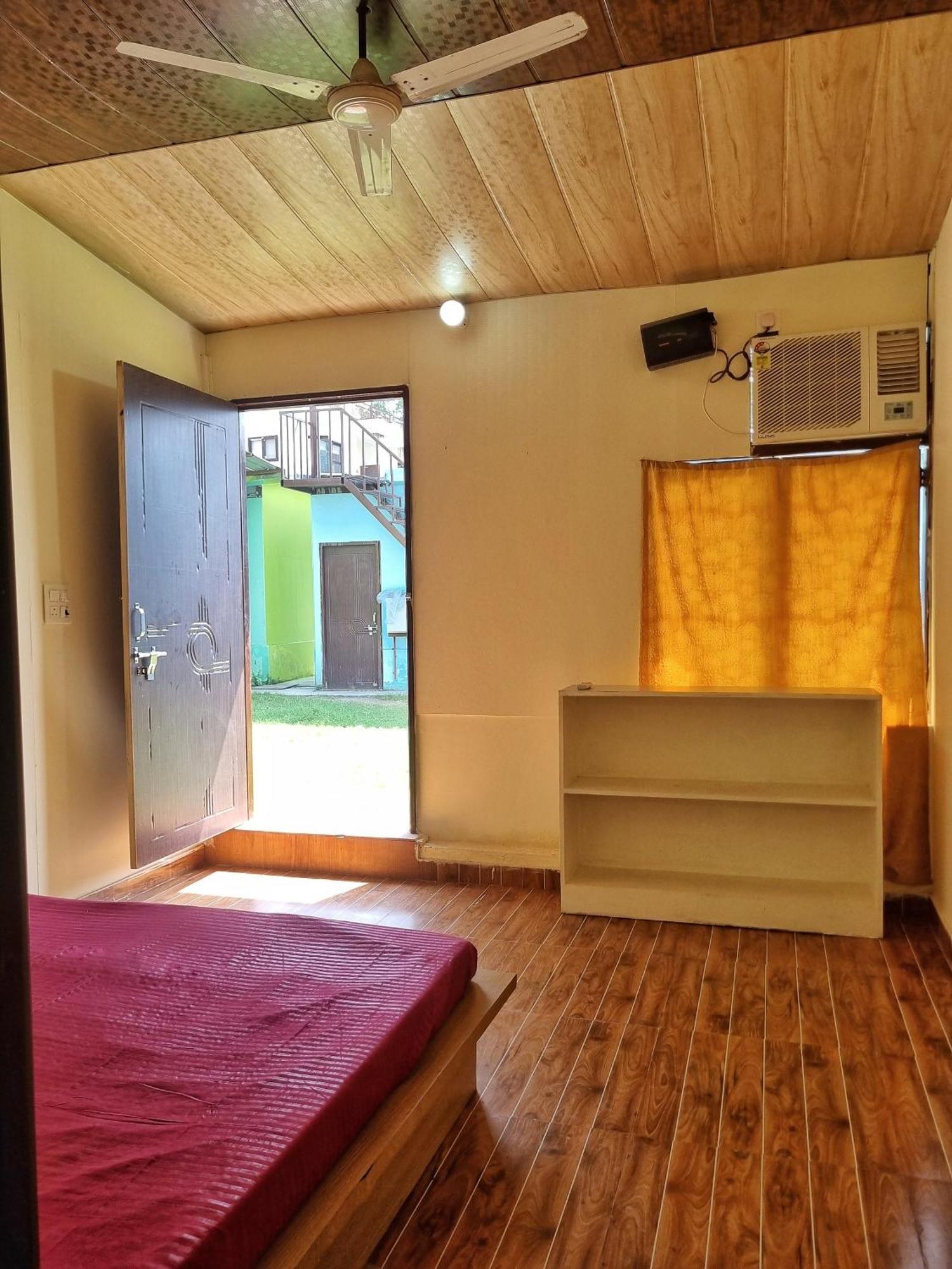 Landlopers Hostel Rishīkesh Eksteriør billede